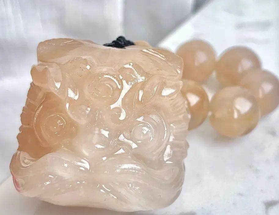 佘太玉手鐲價(jià)格(佘太玉手鐲價(jià)格 顏色)