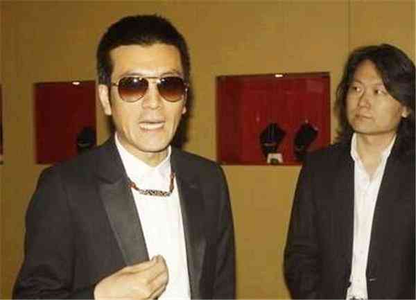 真的九眼天珠多少錢(辨別天珠真假最簡(jiǎn)單的方法)插圖4