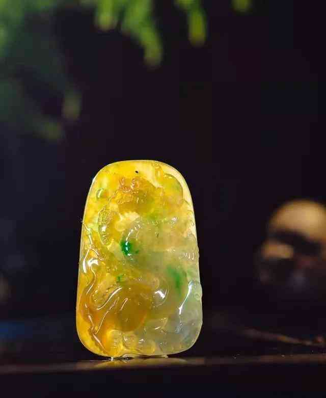 玉手鐲什么顏色最貴(玉手鐲什么顏色最貴墨綠)插圖1