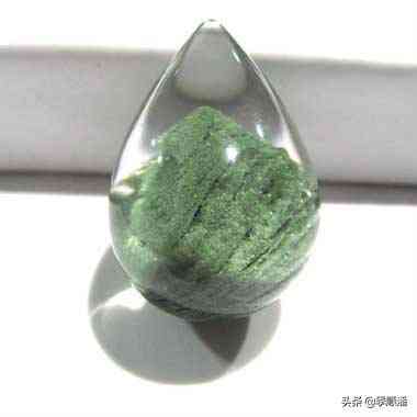 藍(lán)水晶的寓意和象征(藍(lán)水晶顏色代表的意義)插圖4