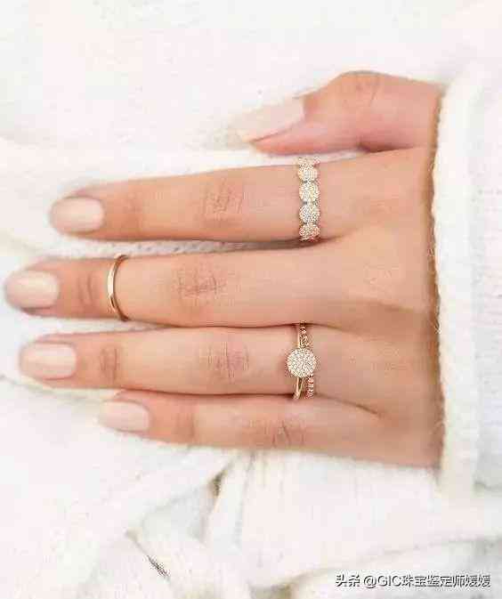 帶2個戒指的講究(一只手戴2個戒指怎么戴好看)插圖8