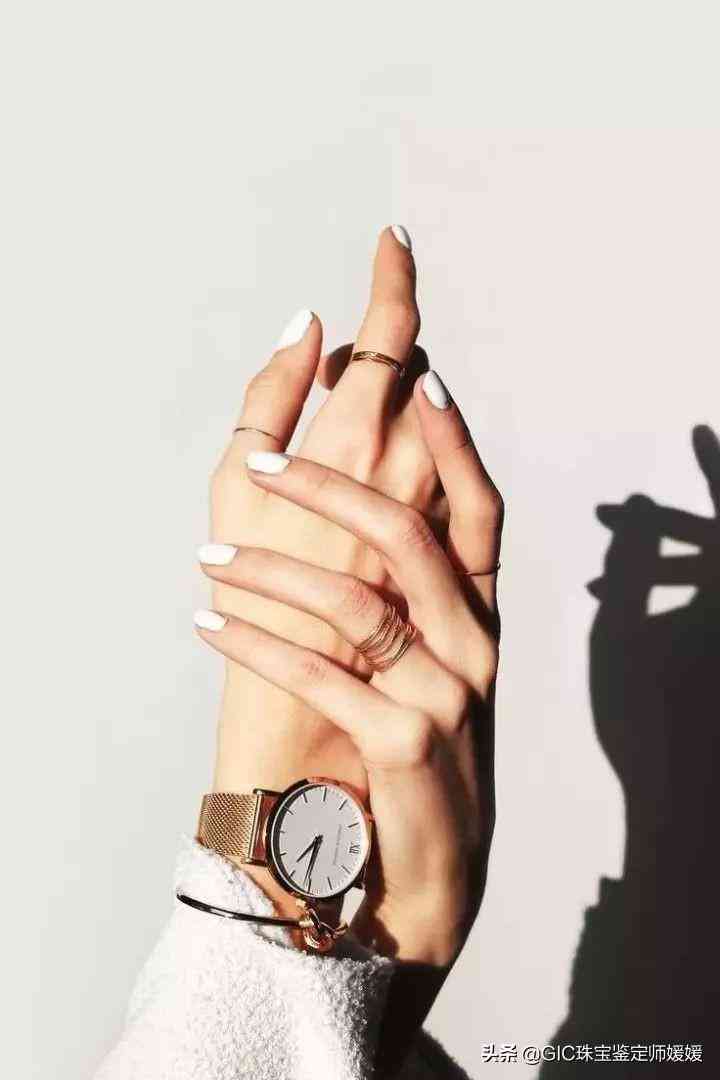 帶2個戒指的講究(一只手戴2個戒指怎么戴好看)插圖10