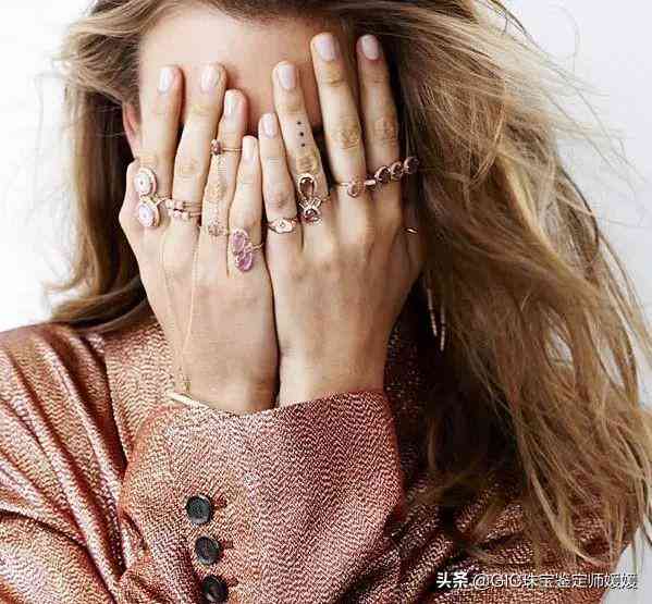 帶2個戒指的講究(一只手戴2個戒指怎么戴好看)插圖13