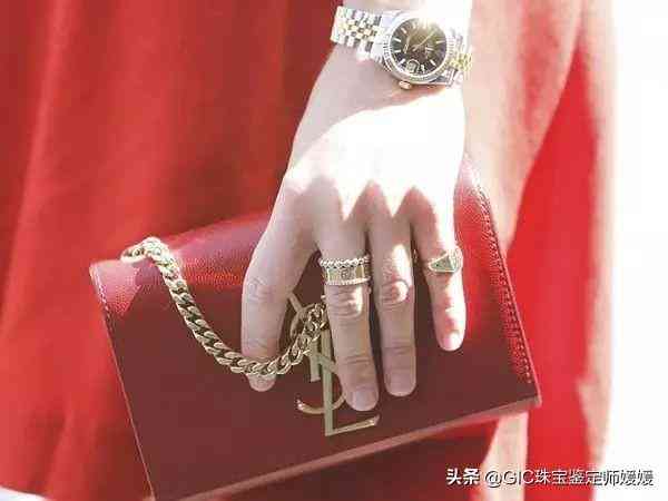 帶2個戒指的講究(一只手戴2個戒指怎么戴好看)插圖19