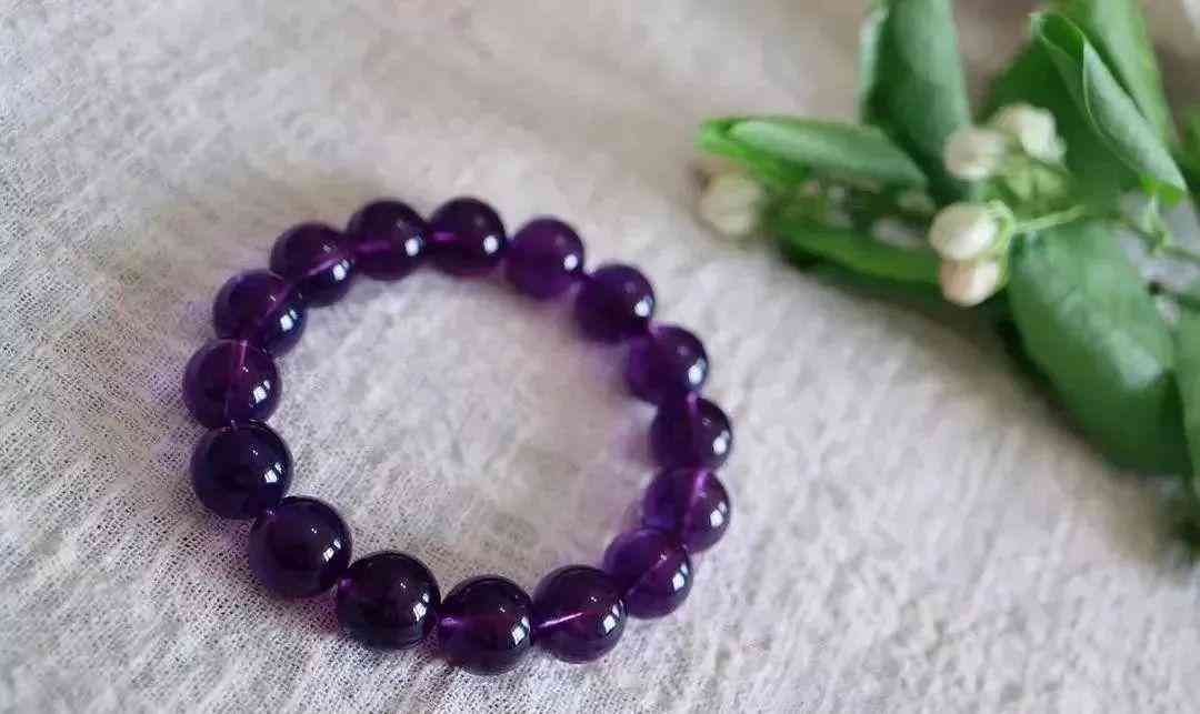 紫水晶的寓意(黃水晶的寓意)