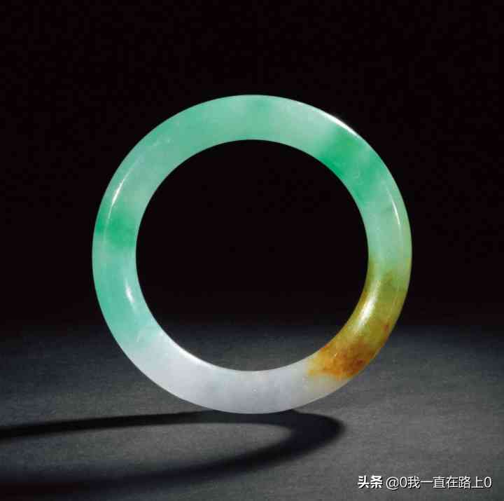 貴妃鐲和圓鐲的尺寸區(qū)別(貴妃鐲子和圓鐲區(qū)別)