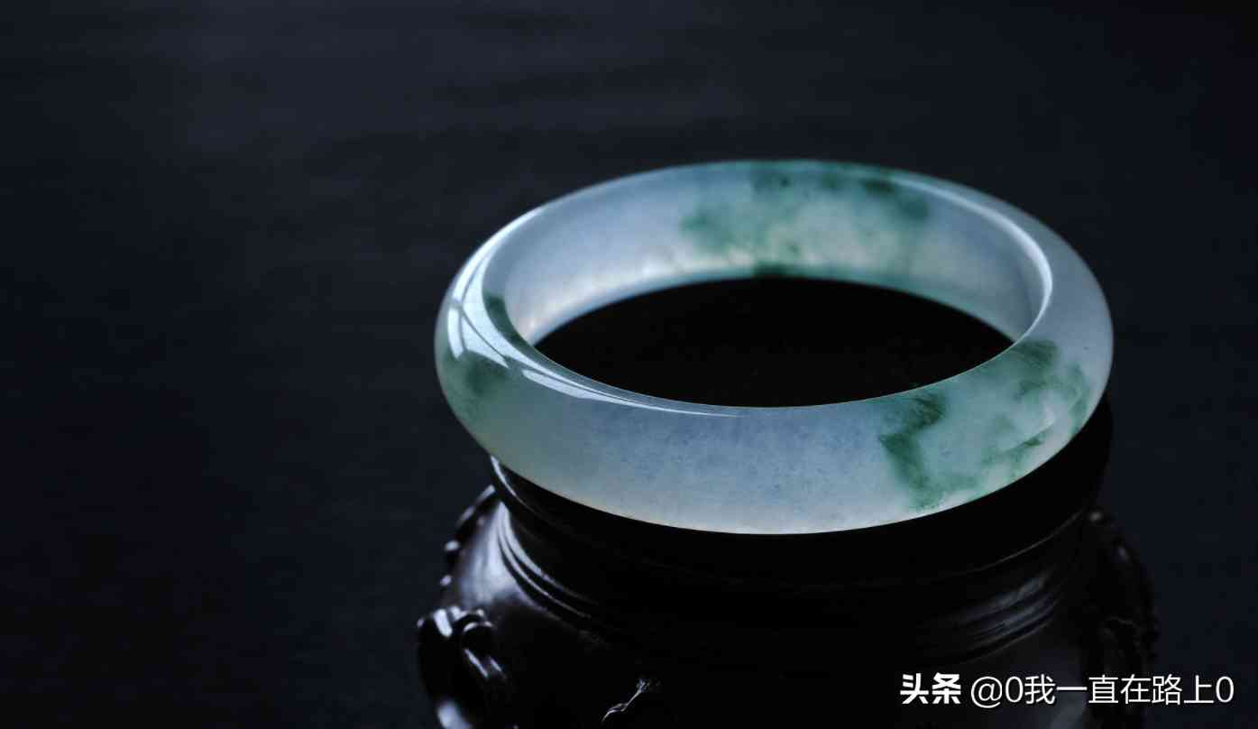 貴妃鐲和圓鐲的尺寸區(qū)別(貴妃鐲子和圓鐲區(qū)別)插圖2