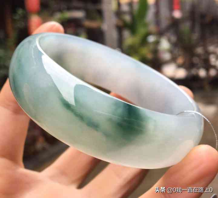 貴妃鐲和圓鐲的尺寸區(qū)別(貴妃鐲子和圓鐲區(qū)別)插圖4