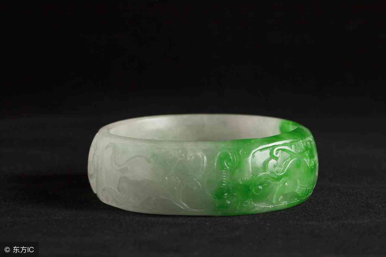 金子養(yǎng)人還是銀子養(yǎng)人(女人銀鐲子的正確戴法)插圖1