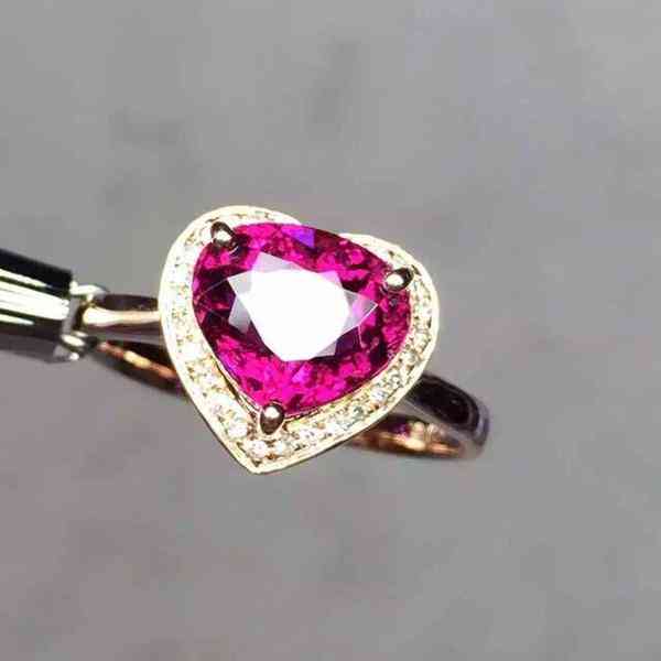 純天然碧璽一克多少錢(天然碧璽原石價格)插圖1