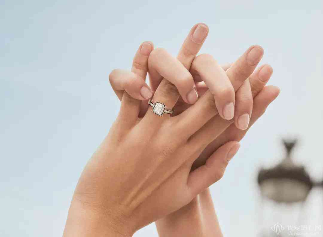 戒指在每個(gè)手指上代表的意義(十個(gè)手指戴戒指的意義)
