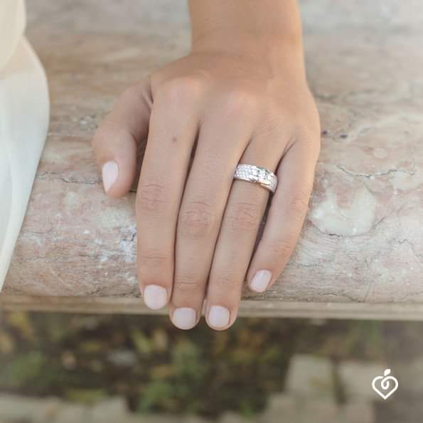 男人戴戒指惡心(男生戴戒指會(huì)顯得很怪嘛)插圖3