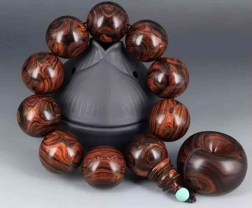 南紅瑪瑙手串的價(jià)格(女人為什么不能戴南紅)插圖6