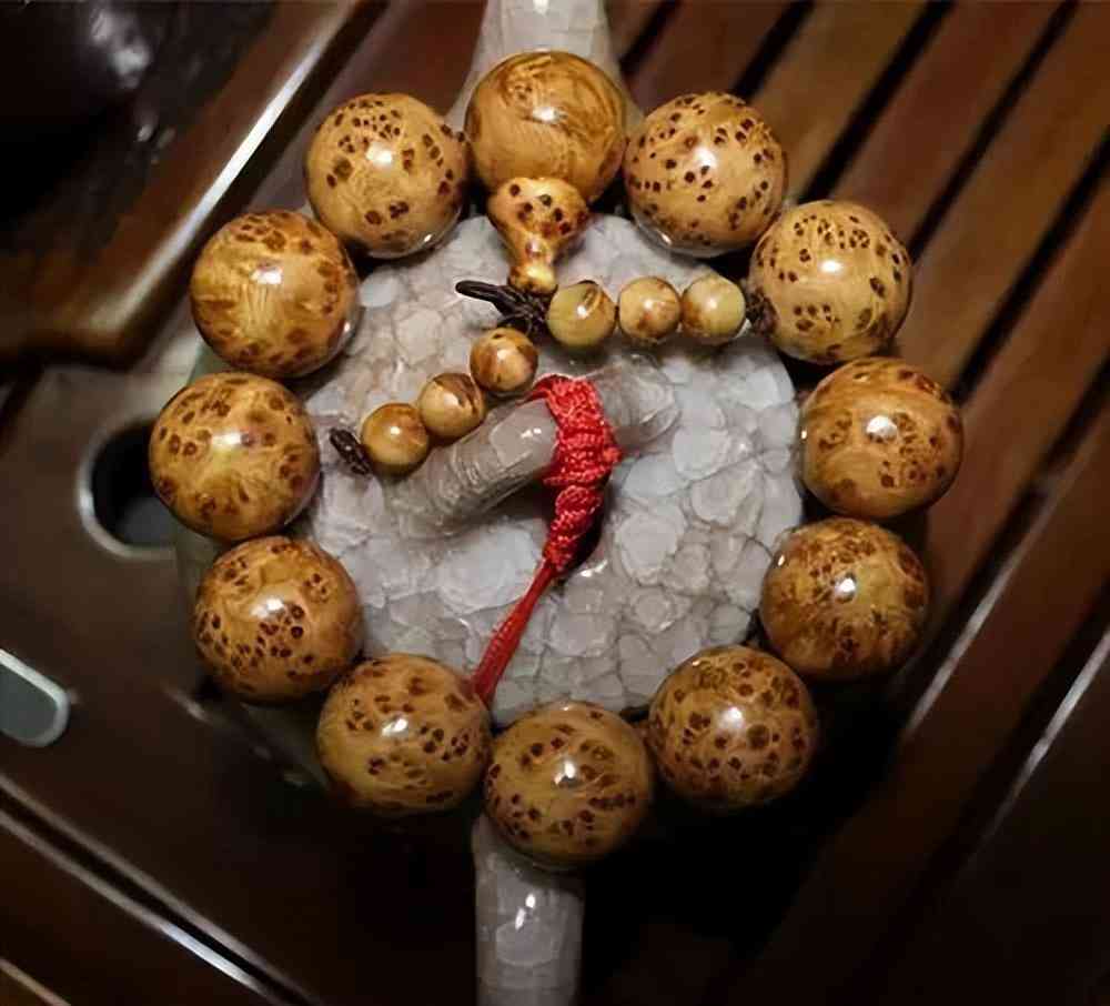 南紅瑪瑙手串的價(jià)格(女人為什么不能戴南紅)插圖7