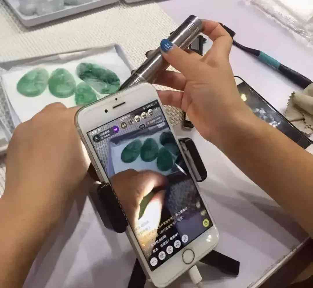賣翡翠在哪個平臺比較好(想把翡翠賣掉哪里可以收)插圖2