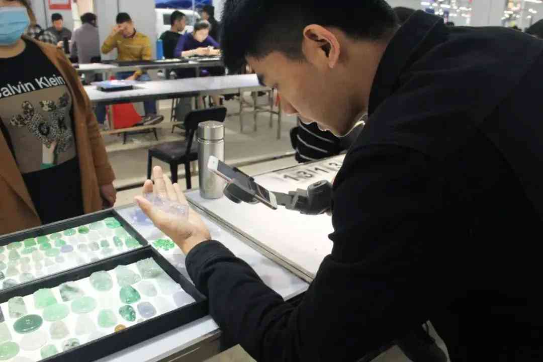 賣翡翠在哪個平臺比較好(想把翡翠賣掉哪里可以收)插圖3