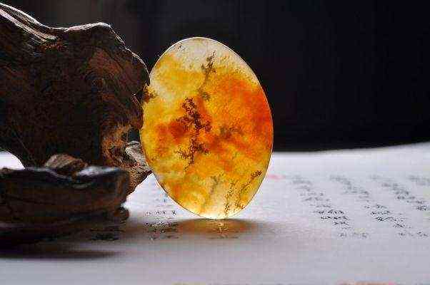 黃龍玉原石的鑒別方法(黃龍玉石鑒別最簡單方法)