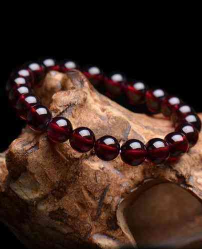 石榴石的功效與作用是什么(石榴石的功效與作用是什么意思)插圖1