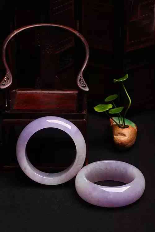 女人戴翡翠手鐲有什么好處(長(zhǎng)期戴翡翠的七大好處和功效)插圖4