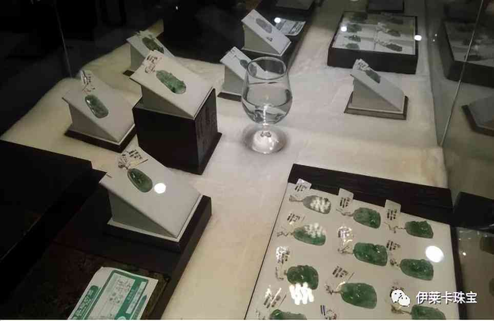 一杯水鑒別翡翠(一杯水鑒別翡翠真假)插圖1