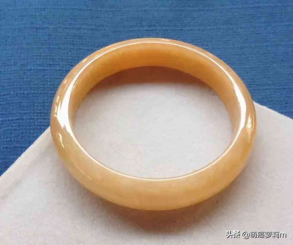 翡翠手鐲的功效和作用(翡翠手鐲真的對身體好嗎)