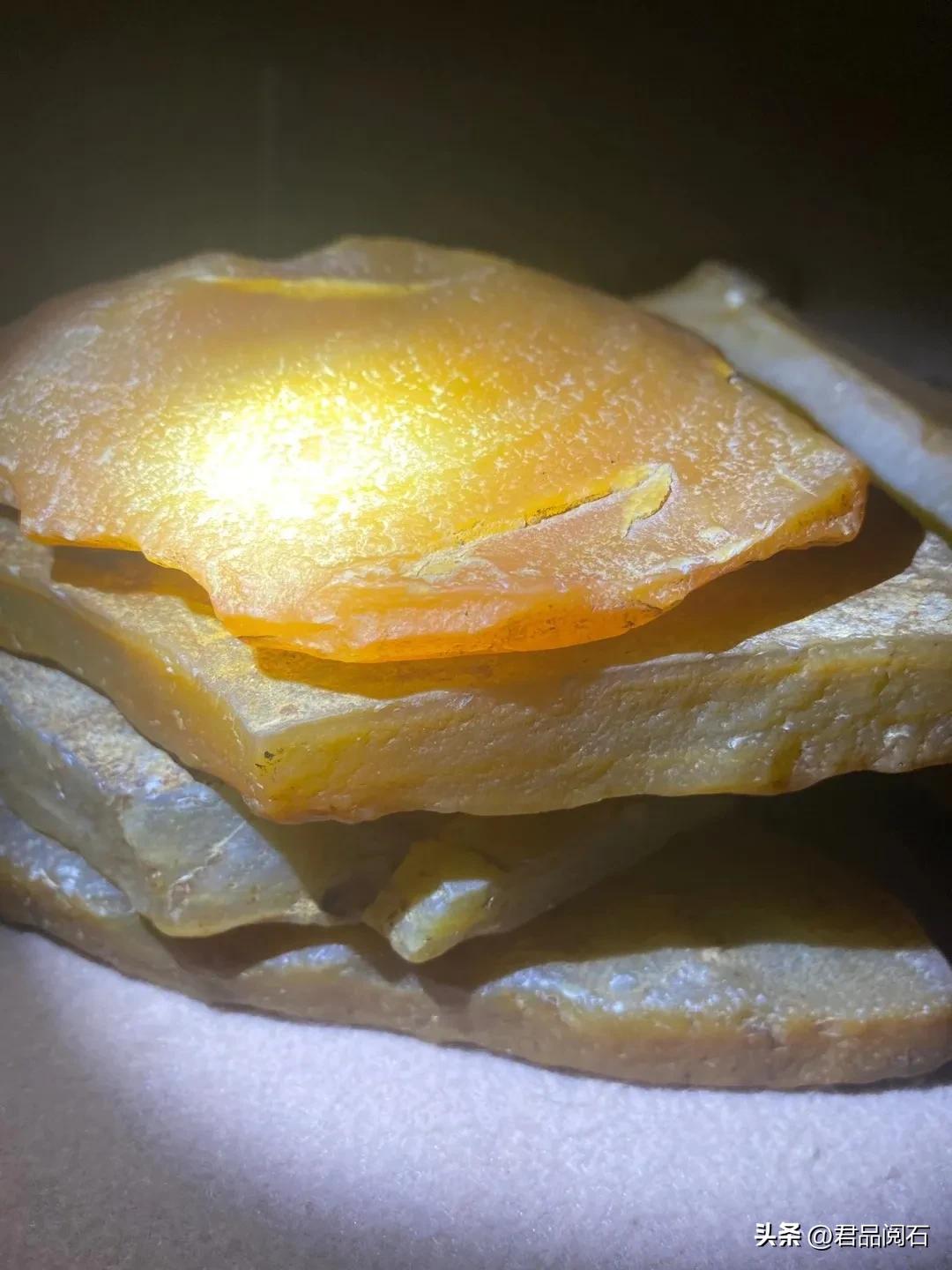 云南龍陵黃龍玉價格(為什么說黃龍玉不養(yǎng)人)插圖2