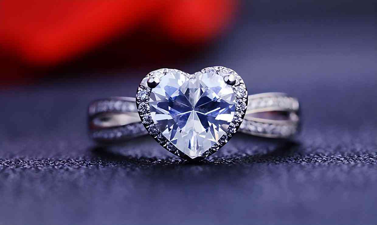 結(jié)婚鉆石對(duì)戒多少錢(結(jié)婚鉆戒一對(duì)一般多少錢)插圖3