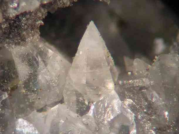 彩螢石的功效與作用(彩螢石的功效與作用圖片)插圖39