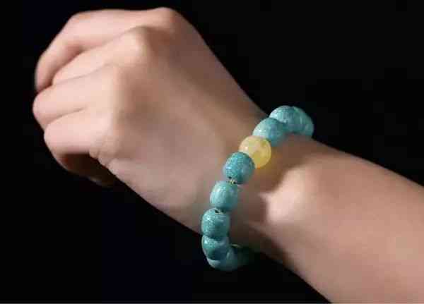 什么人不宜佩戴綠松石(什么人不宜佩戴綠松石手串)插圖1