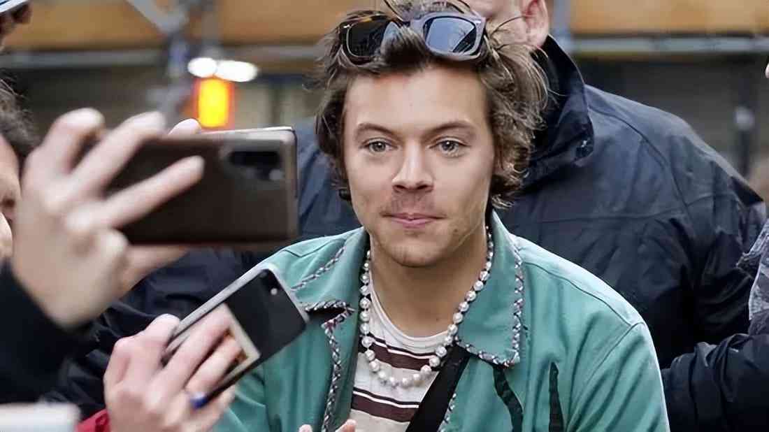 白色珍珠項鏈多少錢(白色珍珠項鏈戴久了會變色嗎)插圖1