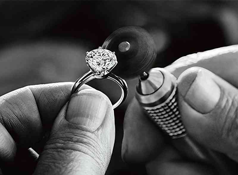 最便宜鉆戒一般在什么價(jià)位(一枚最便宜的鉆石戒指多少錢)插圖1