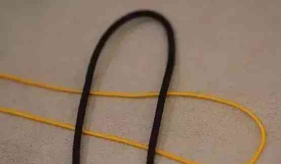 手串線繩怎樣打結(jié)(手串收尾打死扣圖解)插圖2