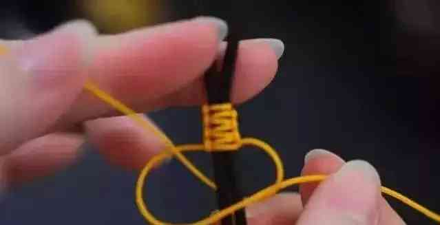 手串線繩怎樣打結(jié)(手串收尾打死扣圖解)插圖11