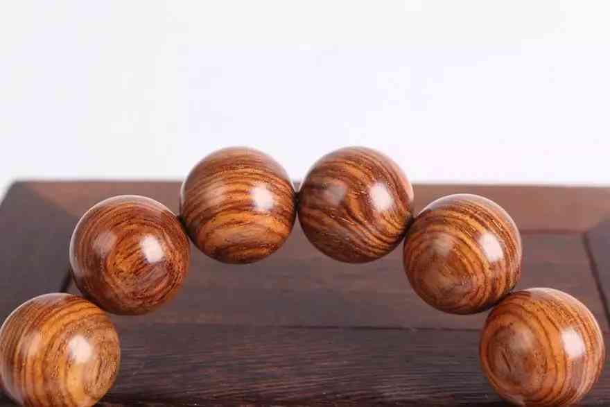 黃花梨手串怎么盤(買黃花梨手串誰(shuí)家好)