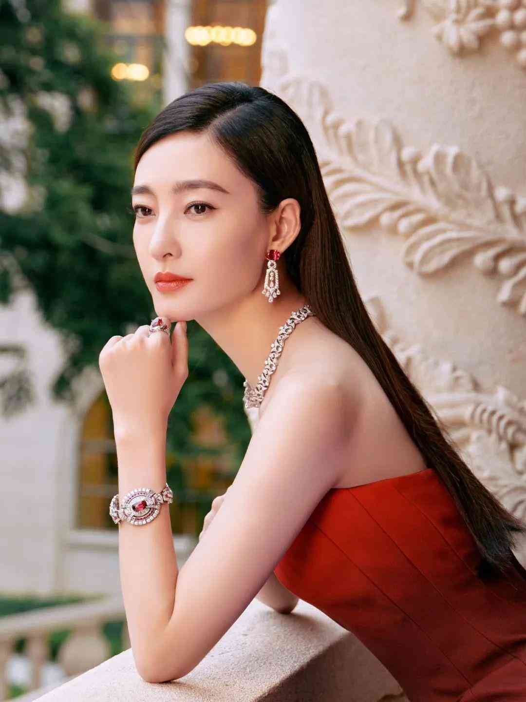 寶格麗戒指什么材質(zhì)(寶格麗戒指貴不貴)插圖25