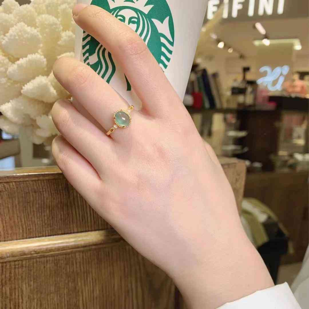 玉和翡翠有什么區(qū)別(玉和翡翠有什么區(qū)別哪個價值大一點)插圖6