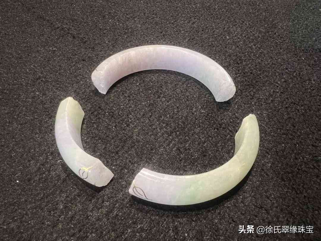 玉鐲子裂縫還能養(yǎng)人嗎(玉鐲裂了還能養(yǎng)人嗎)插圖1