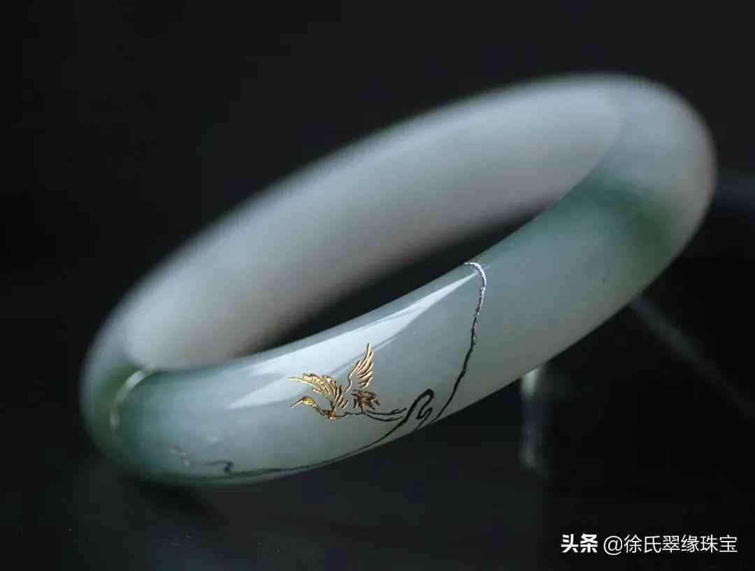 玉鐲子裂縫還能養(yǎng)人嗎(玉鐲裂了還能養(yǎng)人嗎)插圖5