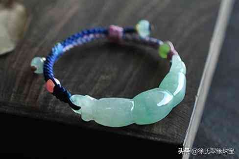 玉鐲子裂縫還能養(yǎng)人嗎(玉鐲裂了還能養(yǎng)人嗎)插圖9