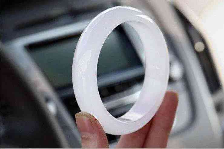 石英巖玉和翡翠哪個好(石英巖玉是翡翠嗎)插圖6