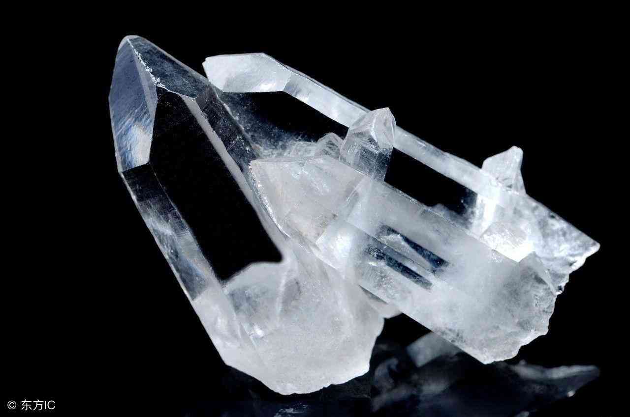 天然水晶球怎么辨別真假(水晶鑒別最簡(jiǎn)單方法)插圖1