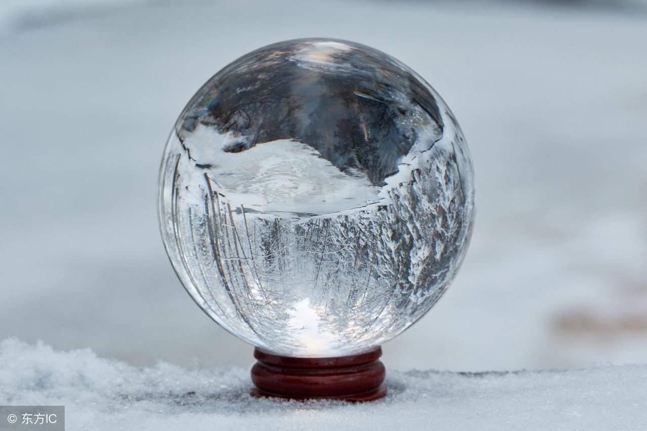 天然水晶球怎么辨別真假(水晶鑒別最簡(jiǎn)單方法)插圖5