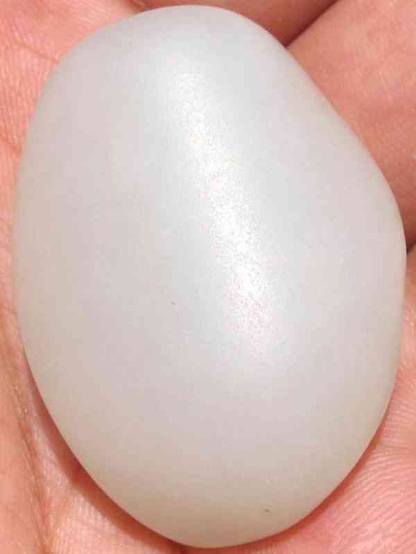 白玉手鐲怎么辨別真假(白玉手鐲怎樣辯真假)插圖2