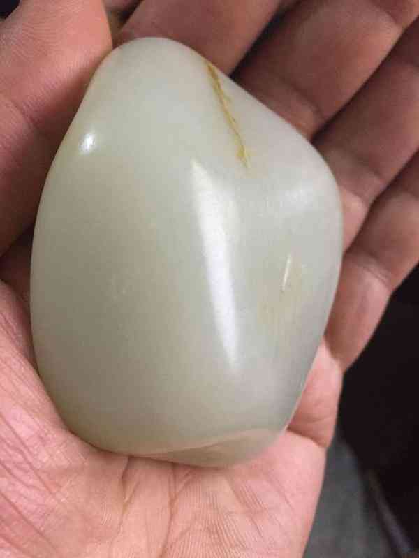 白玉手鐲怎么辨別真假(白玉手鐲怎樣辯真假)插圖3