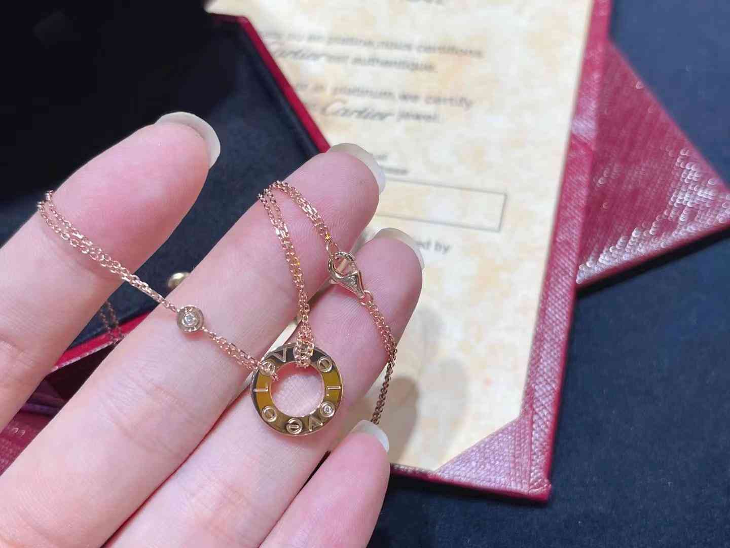 兩千多買了18k金項鏈貴嗎(兩千多買的金項鏈可以賣多少錢)插圖2