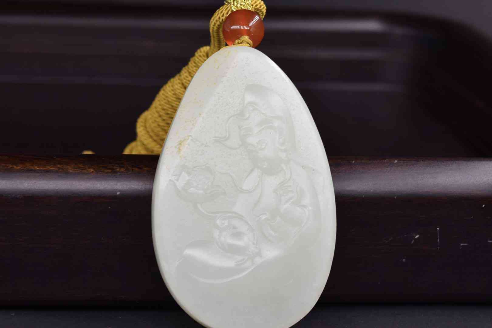 和田玉的功效與作用禁忌(和田玉的功效與作用和田玉的賣點)插圖2