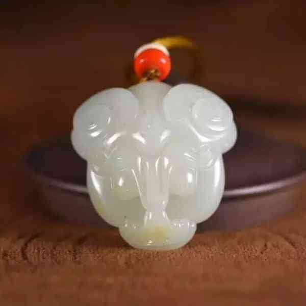 珍珠和玉哪個更養(yǎng)人(什么玉最好有靈性養(yǎng)人)插圖3