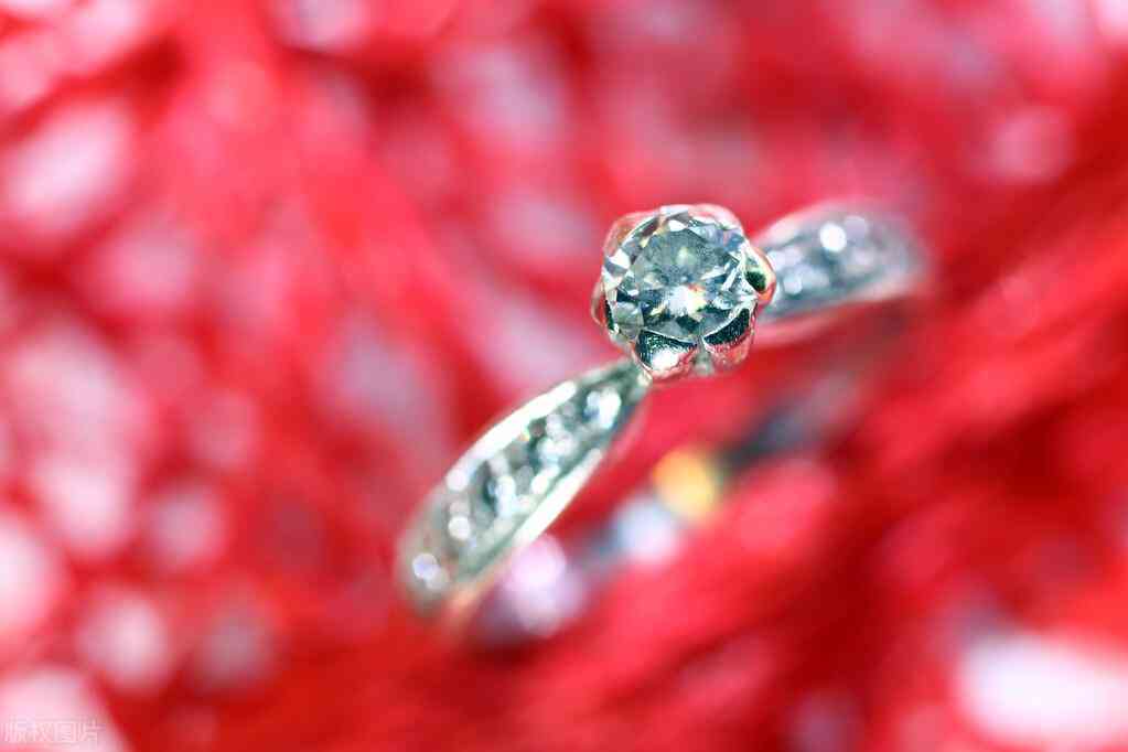 周大福2克拉鉆戒大概多少錢(周大福2克拉鉆戒多少錢大約)插圖2