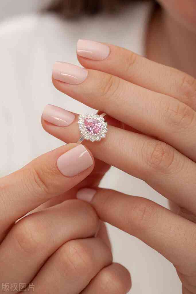 周大福2克拉鉆戒大概多少錢(周大福2克拉鉆戒多少錢大約)插圖3