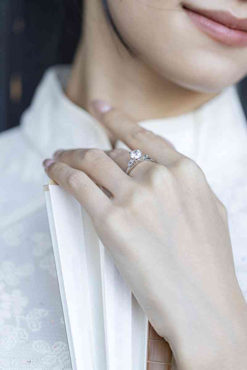 周大福2克拉鉆戒大概多少錢(周大福2克拉鉆戒多少錢大約)插圖5